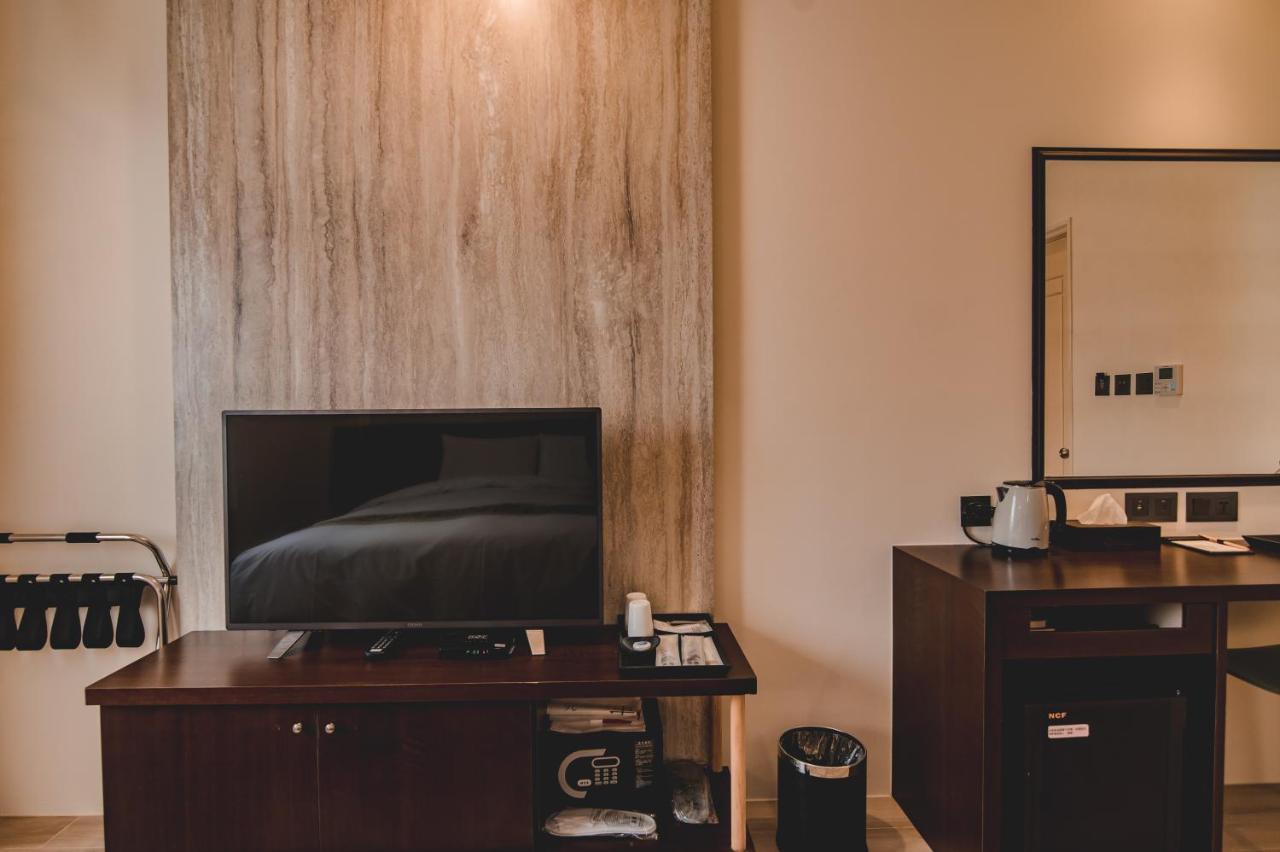 East Town 26 Hotel Hualien Buitenkant foto