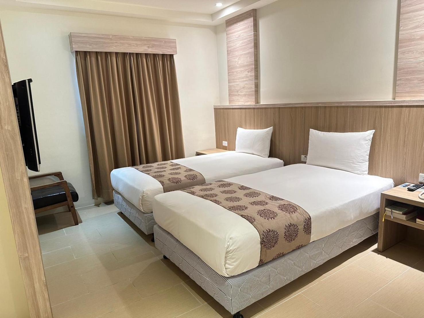 East Town 26 Hotel Hualien Buitenkant foto