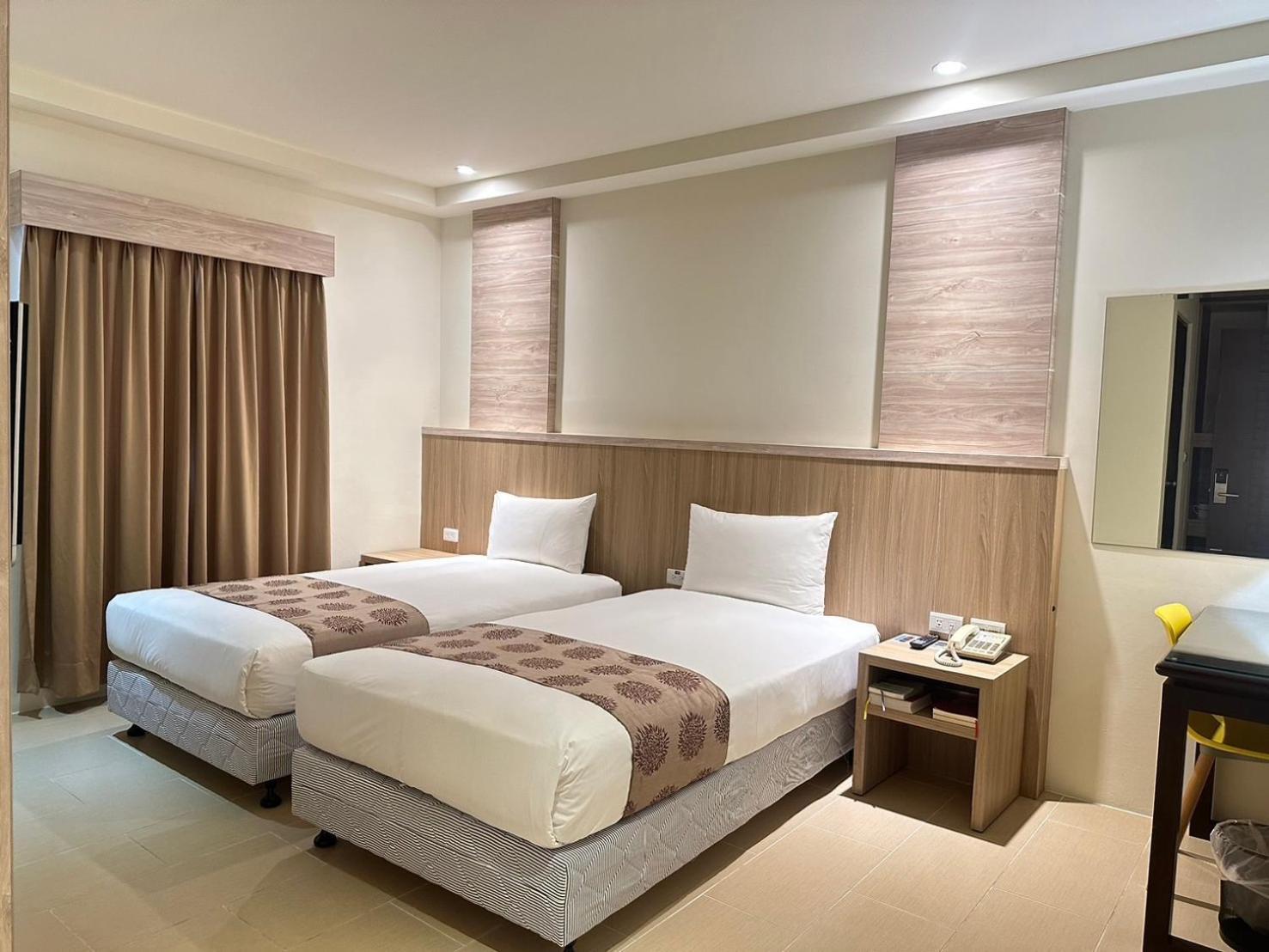East Town 26 Hotel Hualien Buitenkant foto