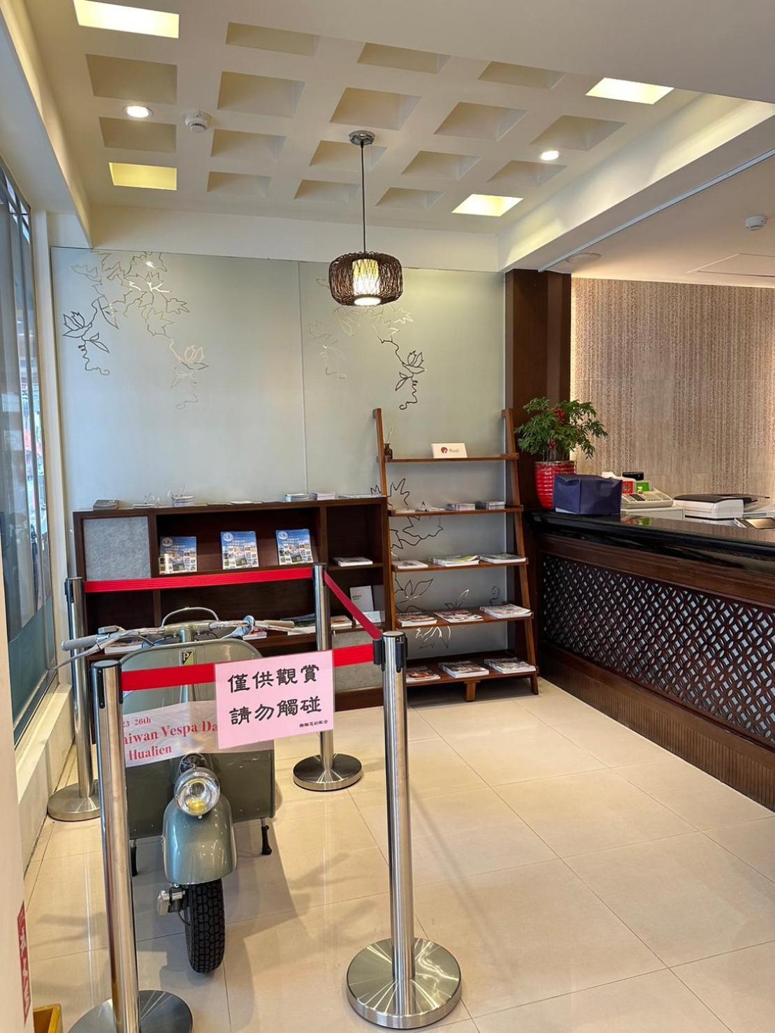 East Town 26 Hotel Hualien Buitenkant foto