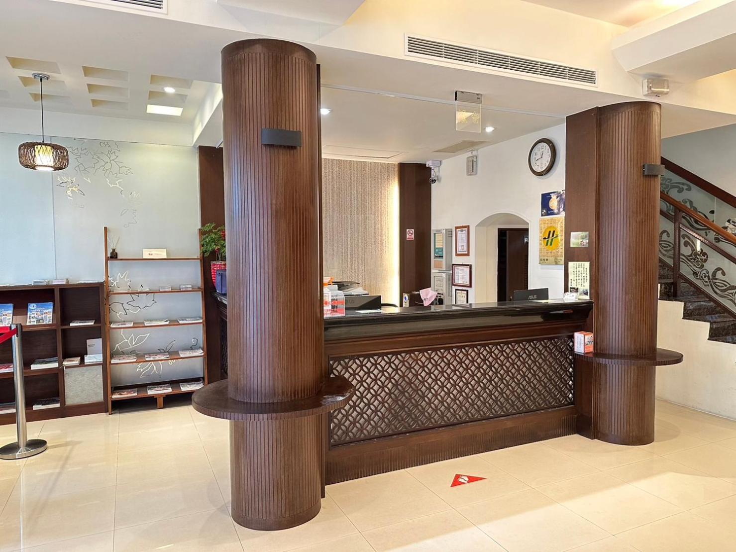 East Town 26 Hotel Hualien Buitenkant foto
