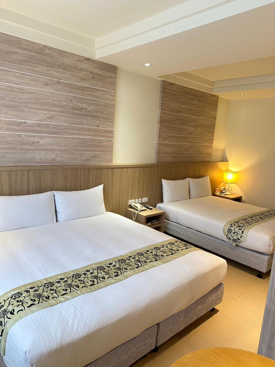 East Town 26 Hotel Hualien Buitenkant foto