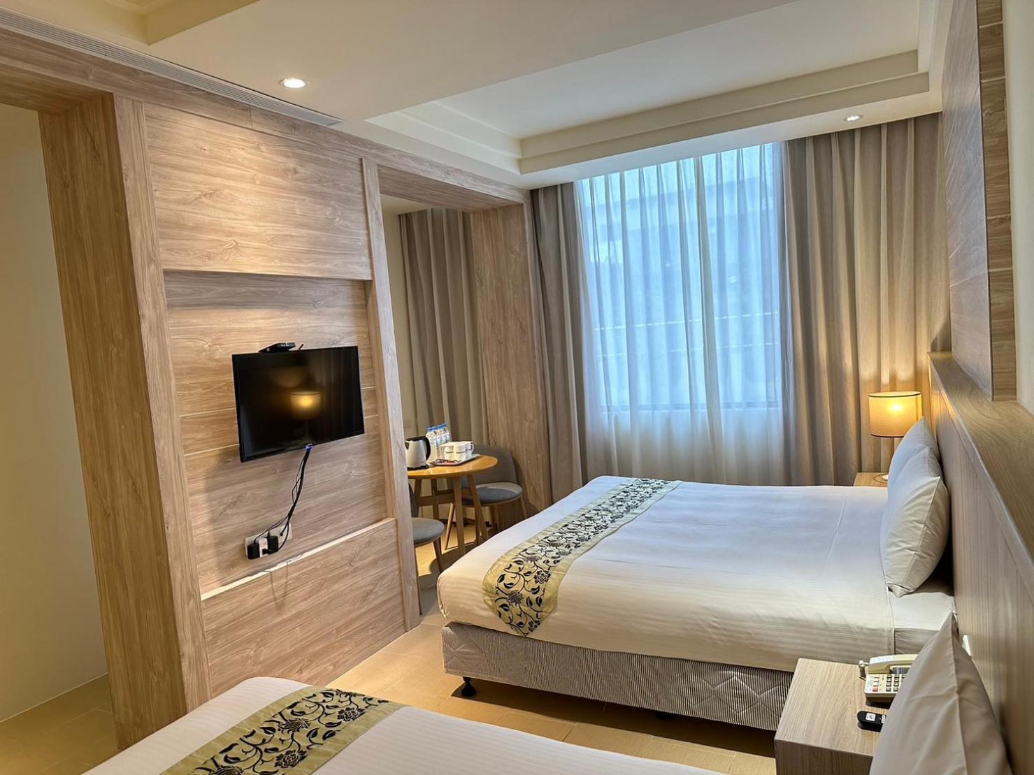 East Town 26 Hotel Hualien Buitenkant foto