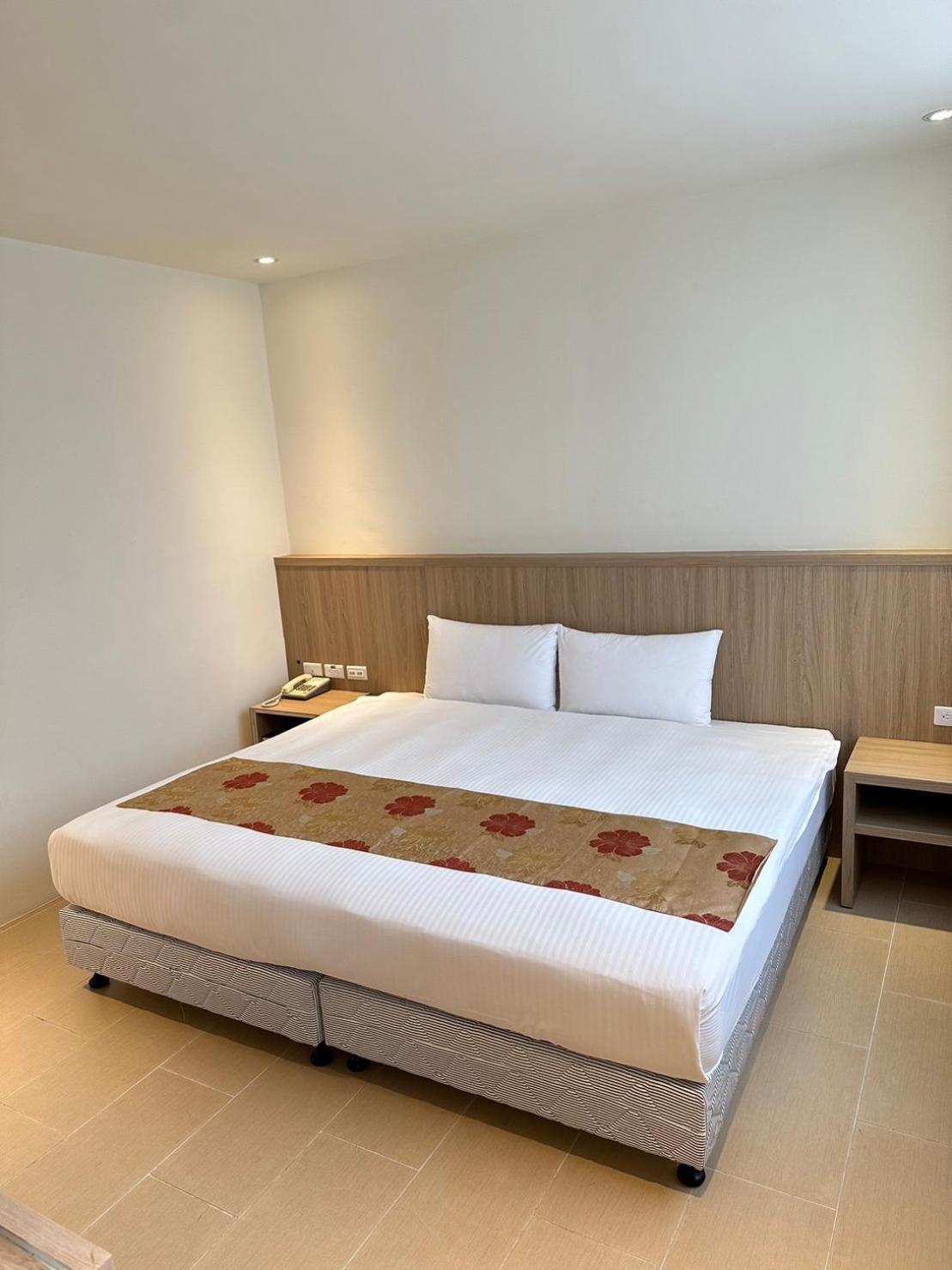 East Town 26 Hotel Hualien Buitenkant foto