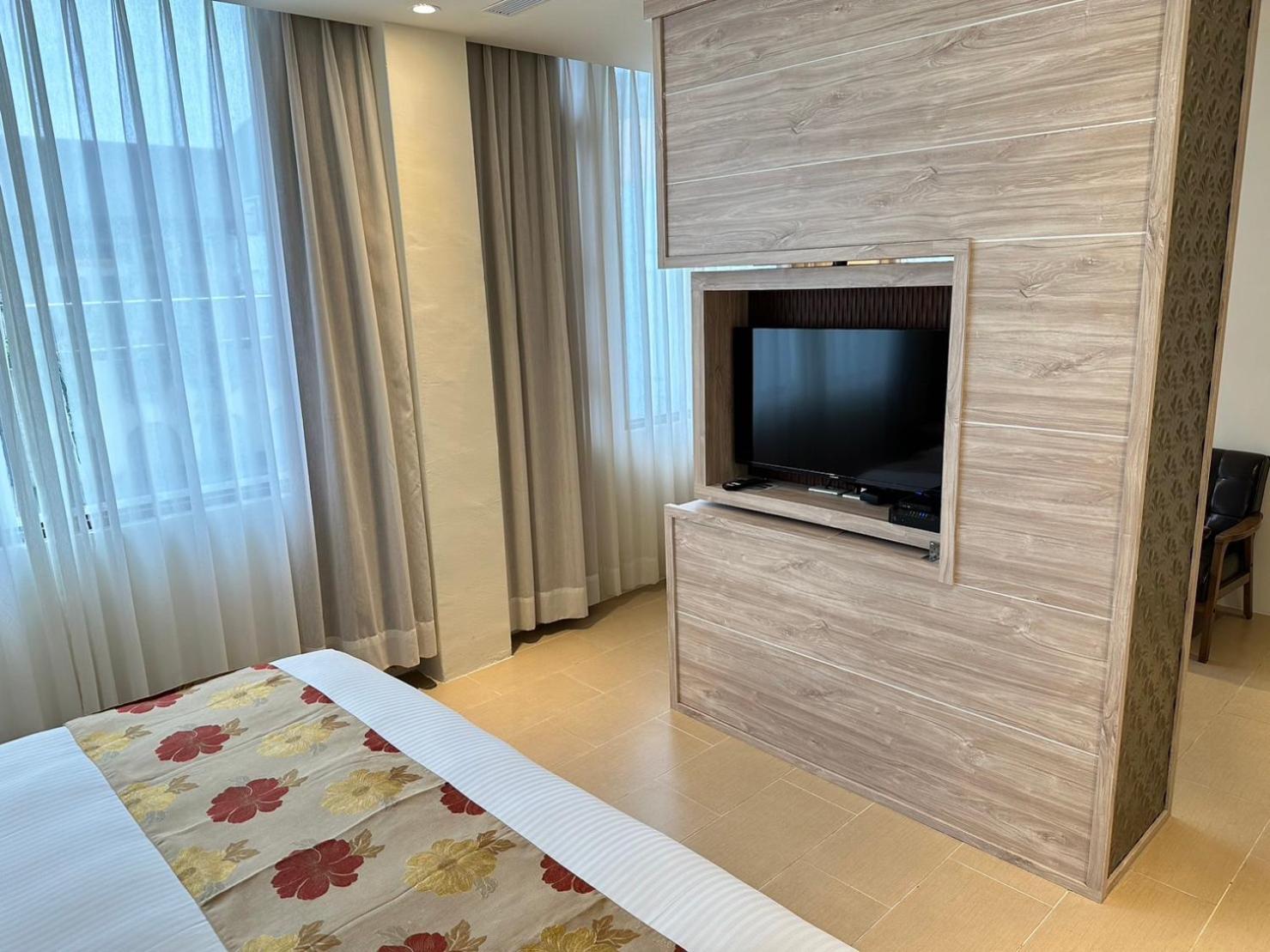East Town 26 Hotel Hualien Buitenkant foto