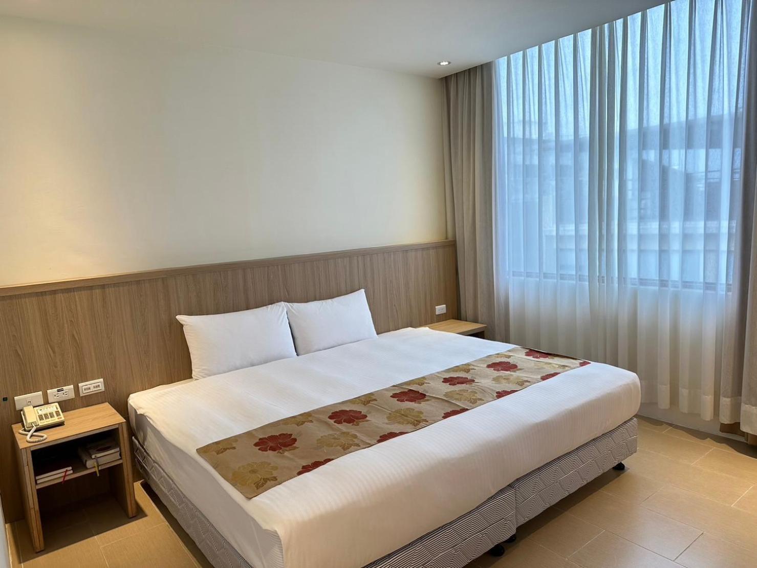 East Town 26 Hotel Hualien Buitenkant foto
