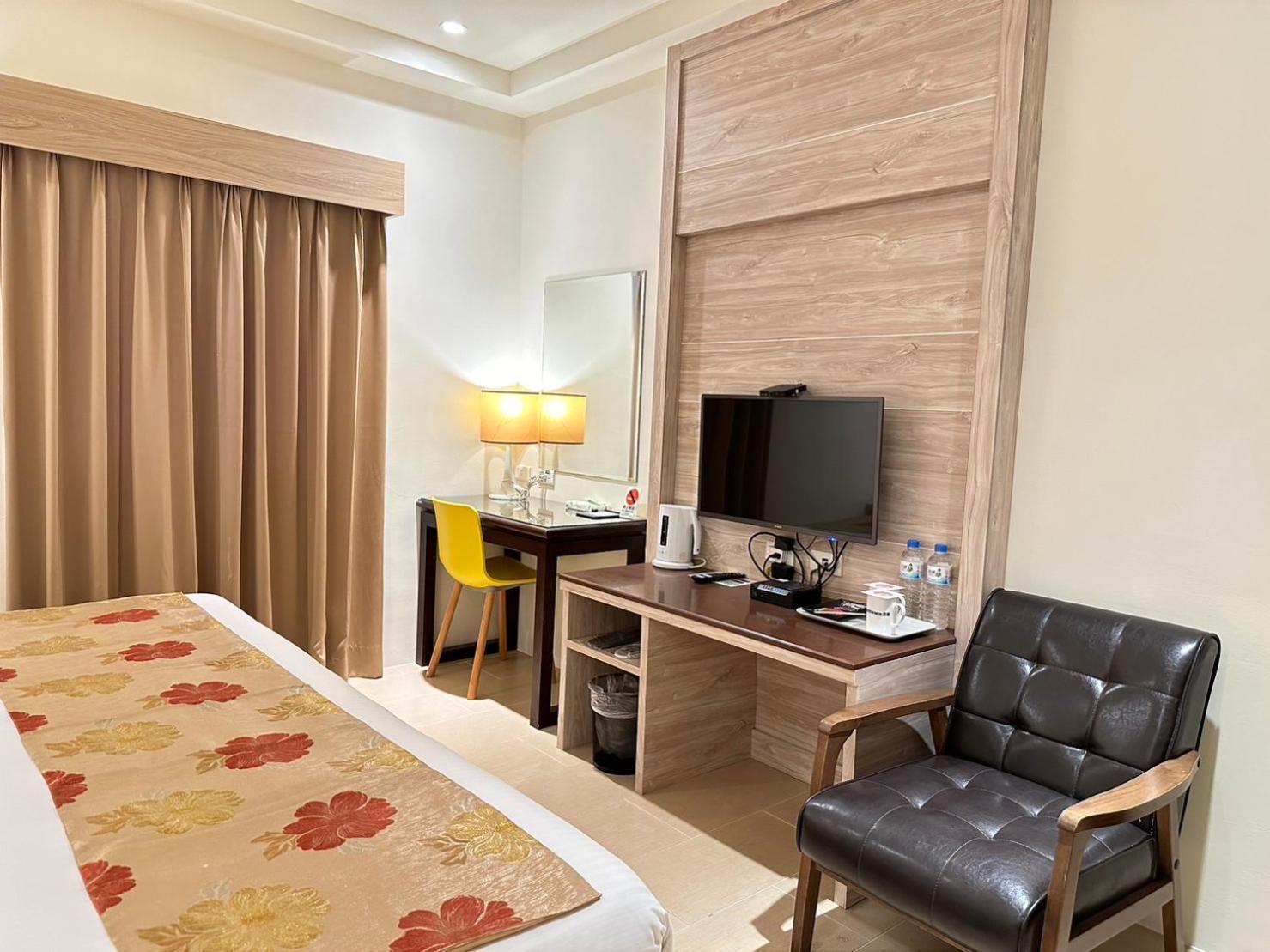 East Town 26 Hotel Hualien Buitenkant foto