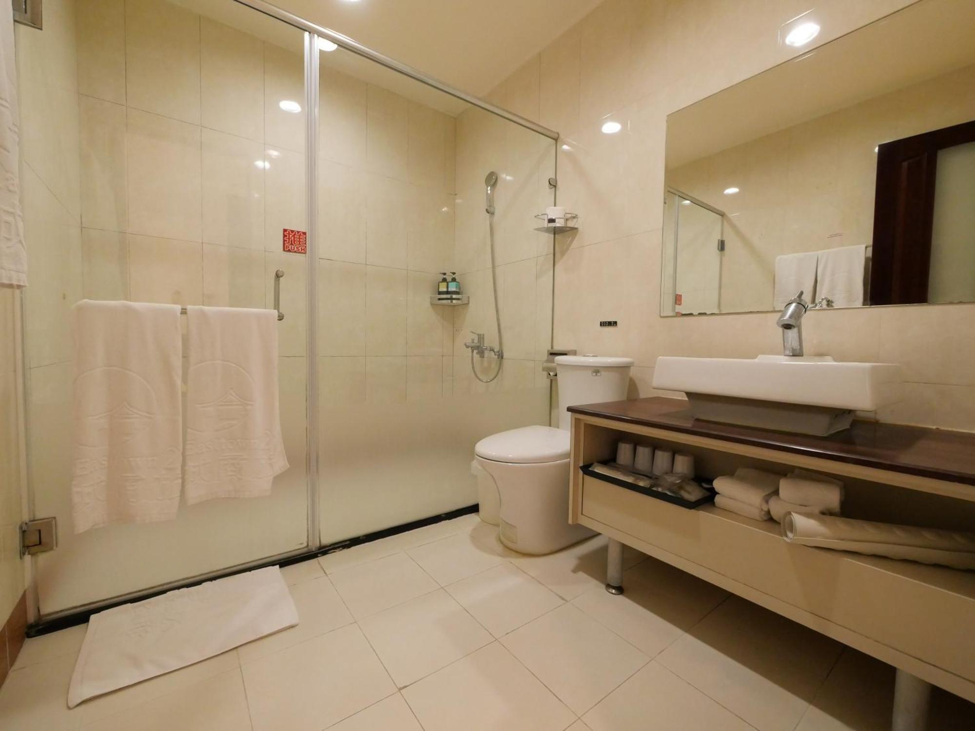 East Town 26 Hotel Hualien Buitenkant foto