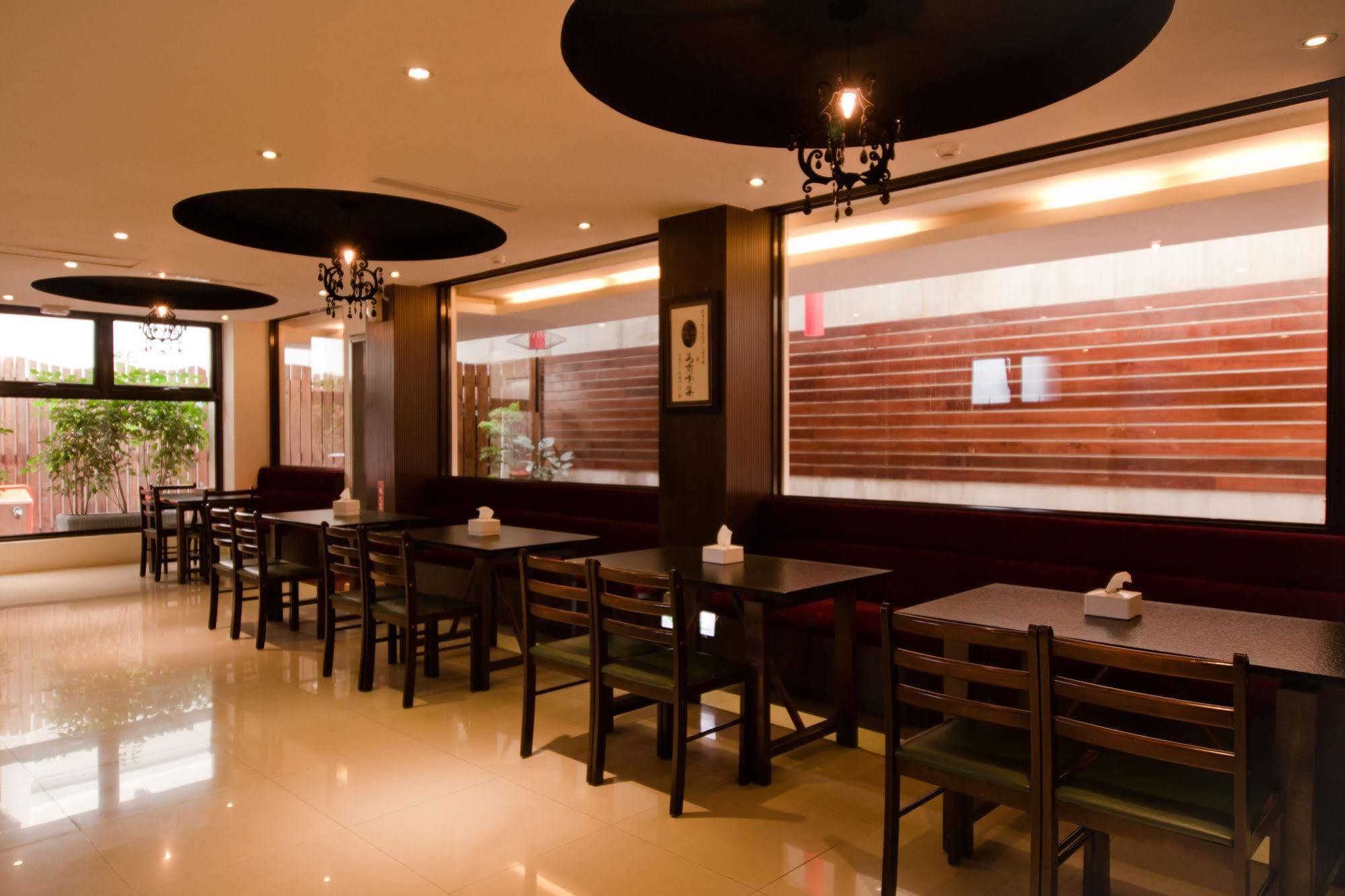East Town 26 Hotel Hualien Buitenkant foto
