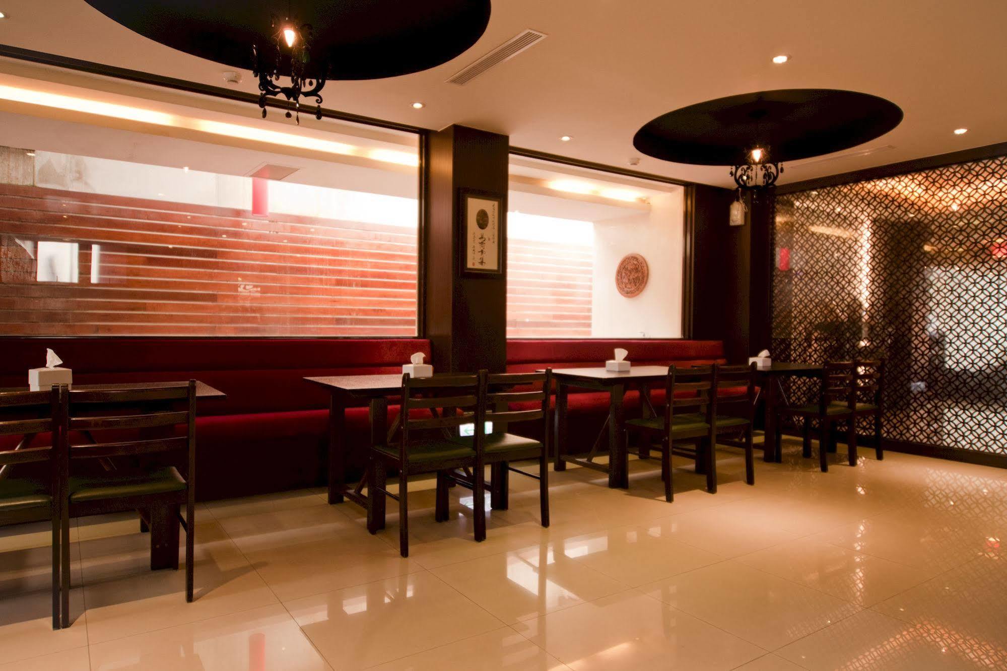 East Town 26 Hotel Hualien Buitenkant foto