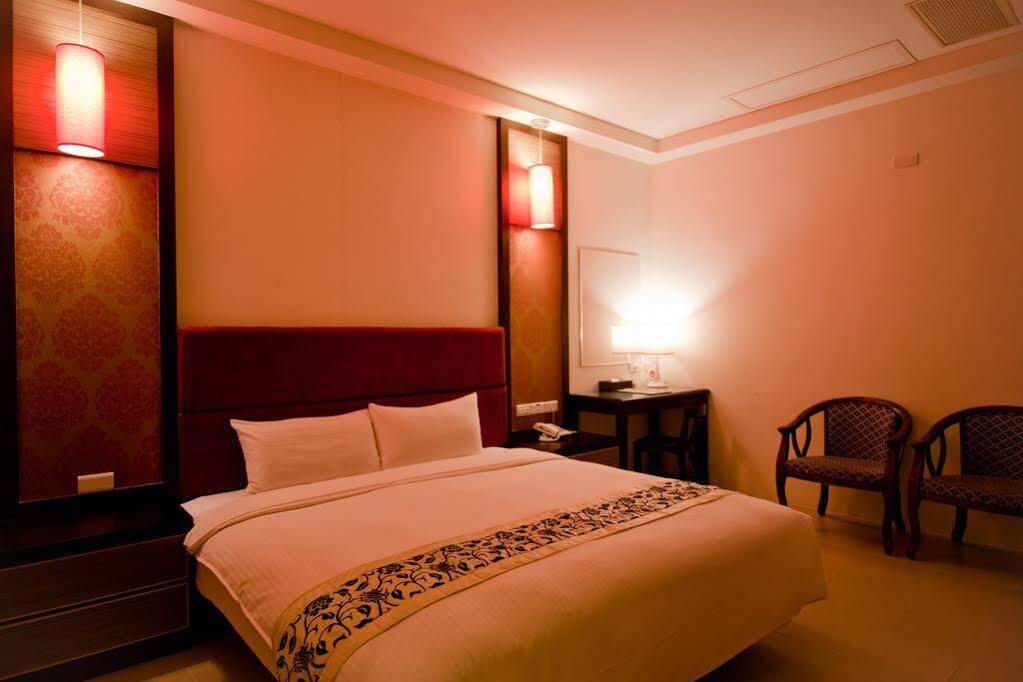 East Town 26 Hotel Hualien Buitenkant foto