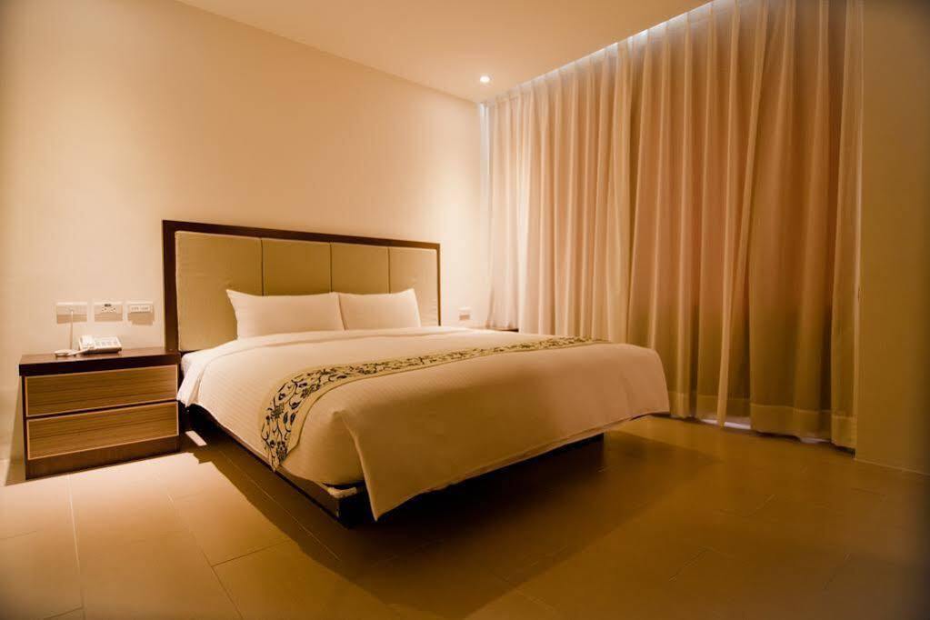 East Town 26 Hotel Hualien Buitenkant foto